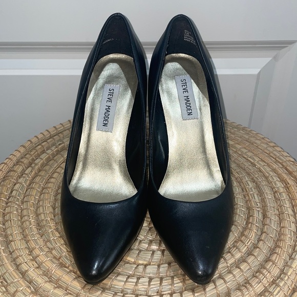 Steve Madden Nilla Black Leather Pumps - Picture 1 of 12